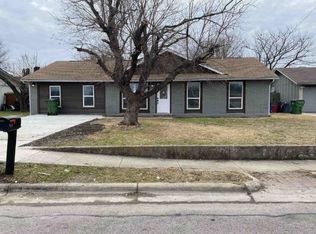 305 E Logan St, Round Rock, TX 78664