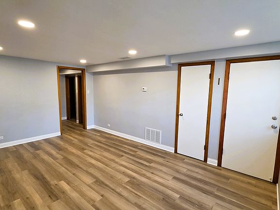 3rd image of 6220 S Menard Ave