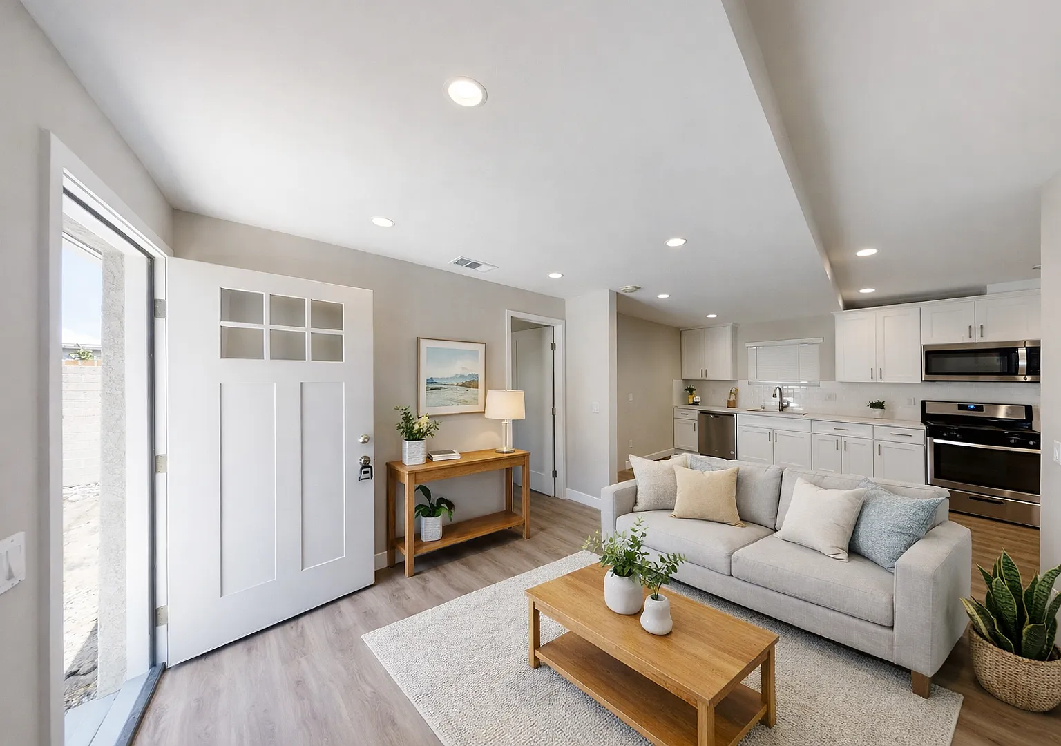 3BD/1BA on 63rd! — Photo 2