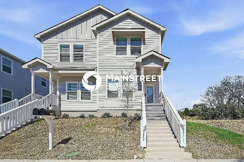 1169 E Oleander St — Photo 1