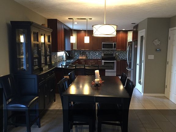3rd image of 9403 Braken Ct