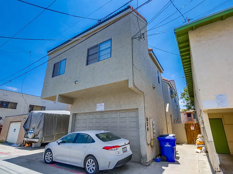 824 Island Ct #1 — Photo 48