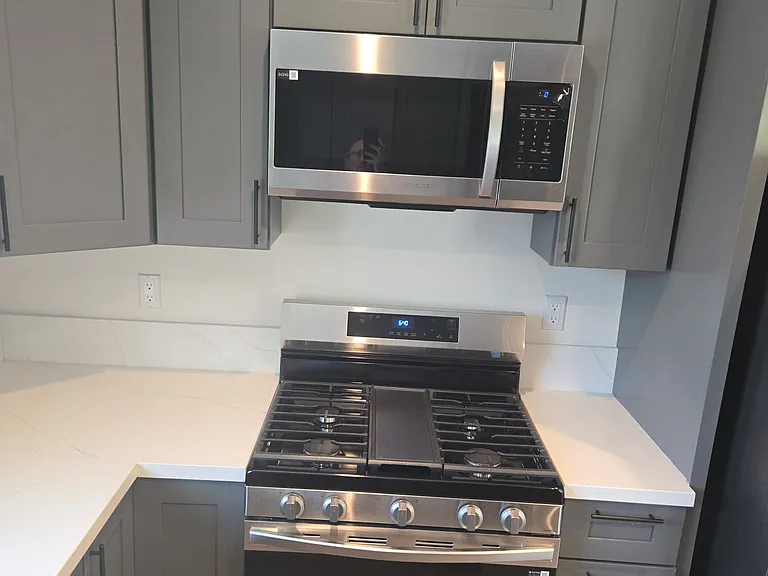 455 Royal Ave — Photo 5