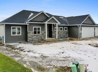 2137 Fox Point Ct, De Pere, WI 54115