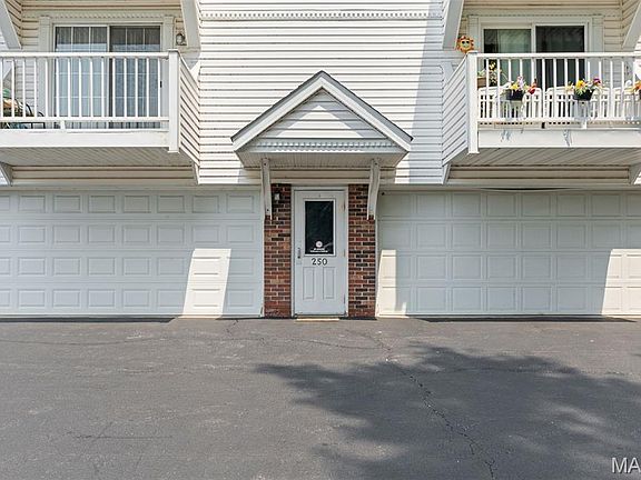 2nd image of 254 Carriage Ct