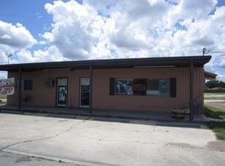 1963 E Mulberry St, Angleton, TX 77515