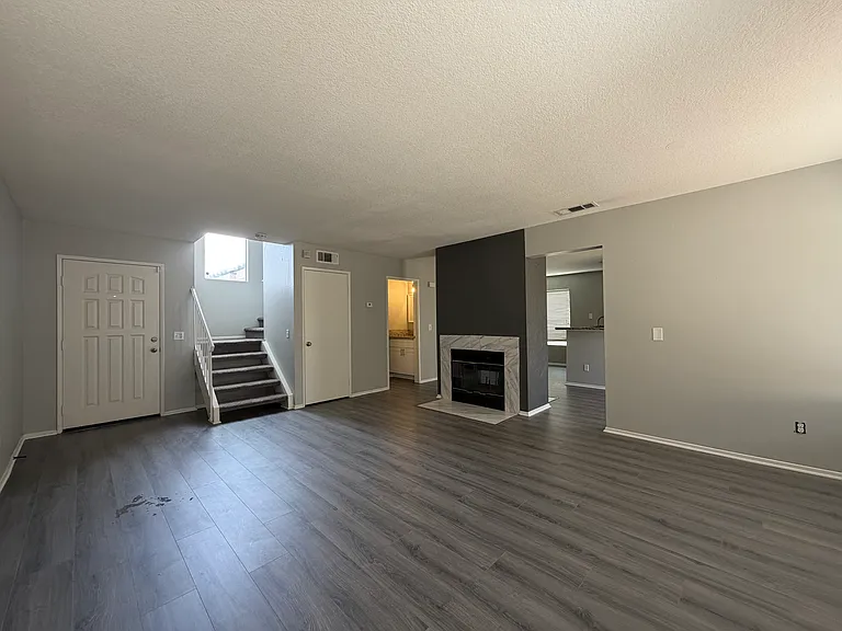 14610 Green River Rd — Photo 2