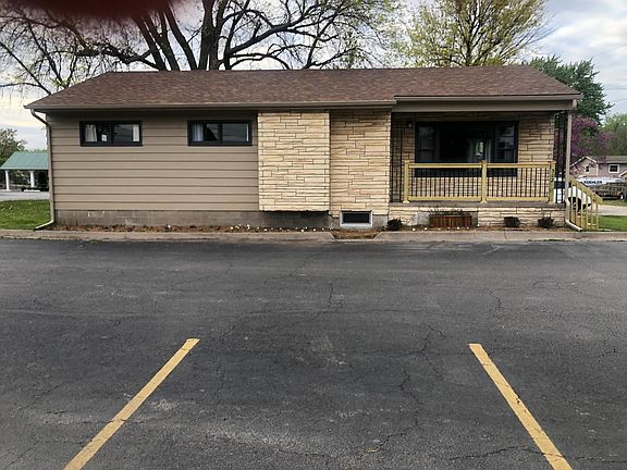 2nd image of 302 W 1st Ave