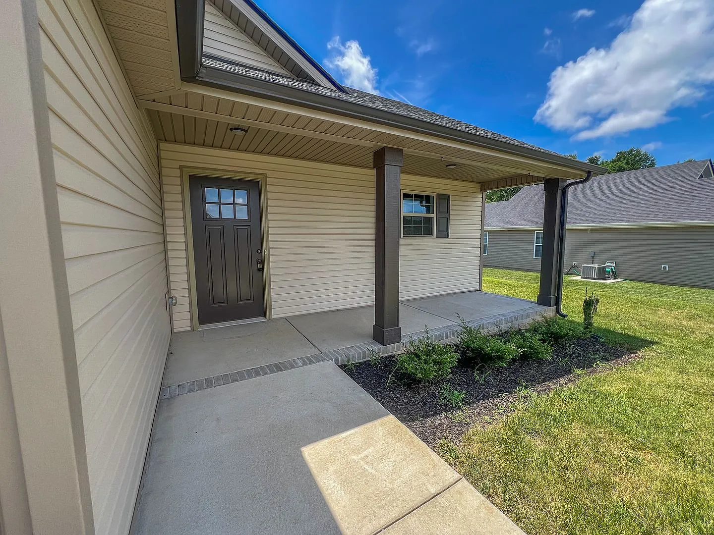 Move-In Special Available! Gorgeous Home! Large Corner Lot -Fenced In Backyard! — Photo 4