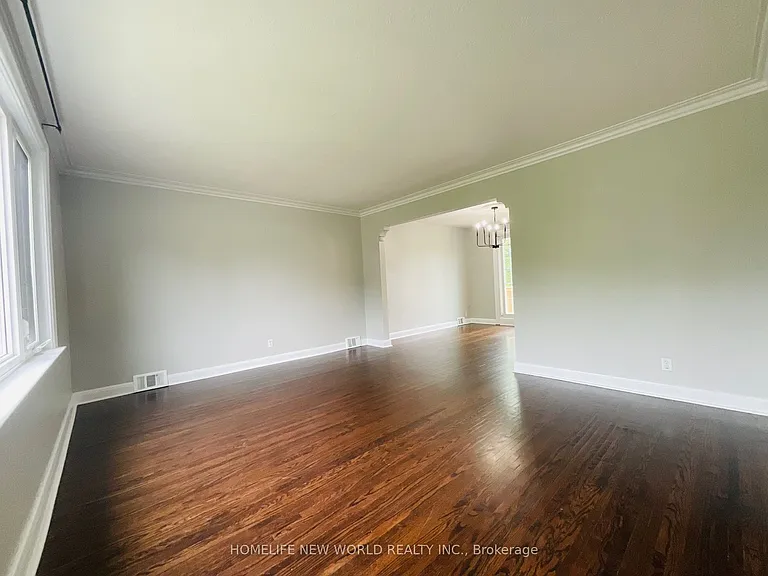 20 Roselm Rd — Photo 5