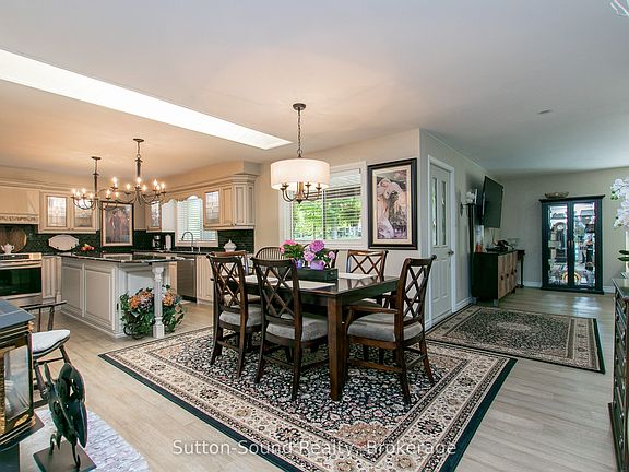 2nd image of 7 Sandy Pines Trl