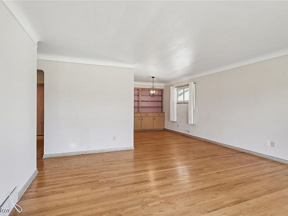 4th image of 7264 Mayberry Dr