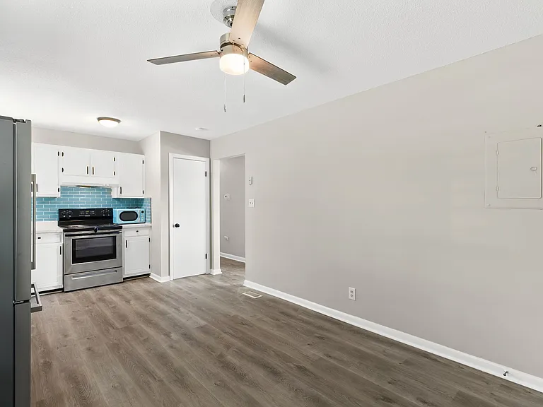 5215 Longbranch Dr — Photo 6