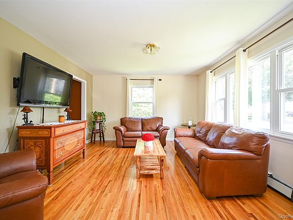 3rd image of 76-04 252nd Street