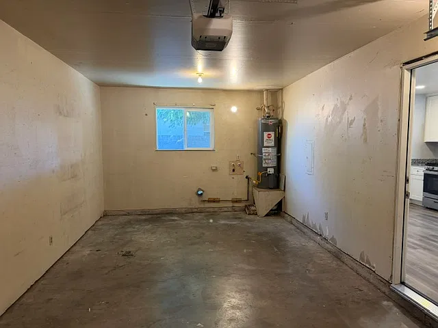 2 bed, 800 sqft, $2,200 — Photo 2