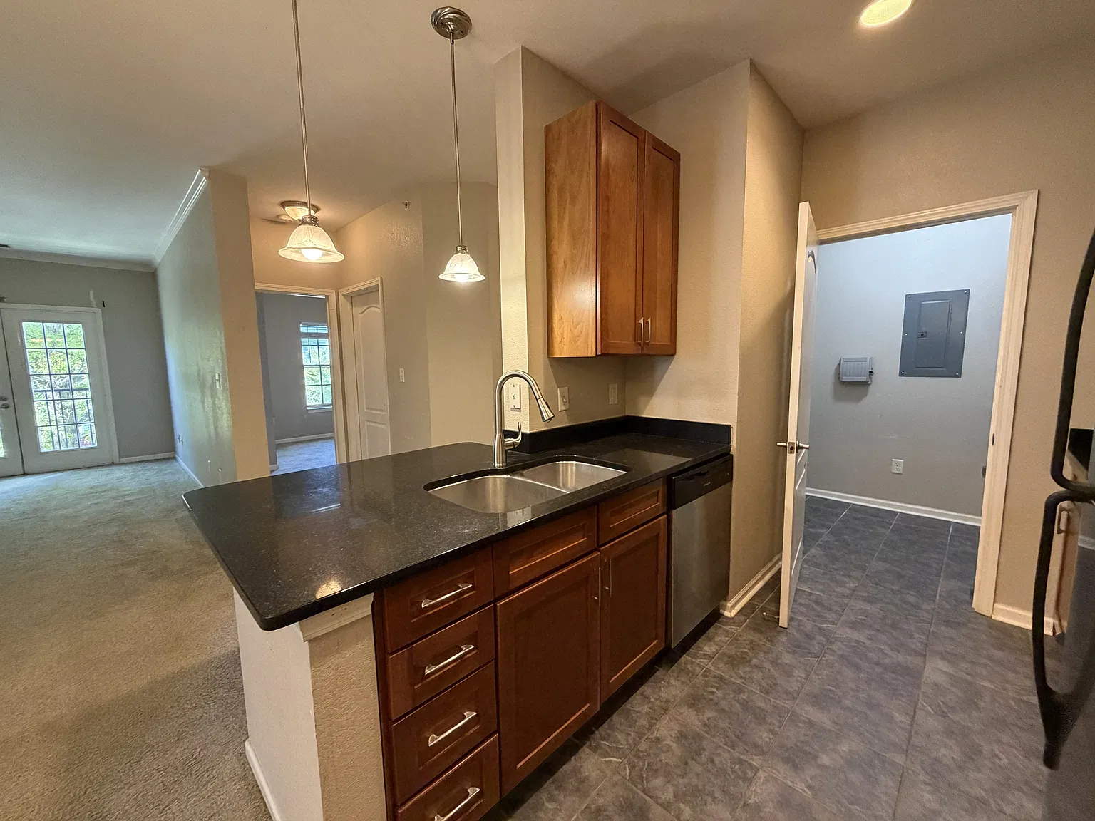 12913 Tradd St — Photo 2
