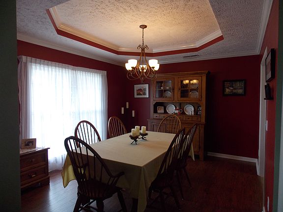 4th image of 1448 Colyn Ave