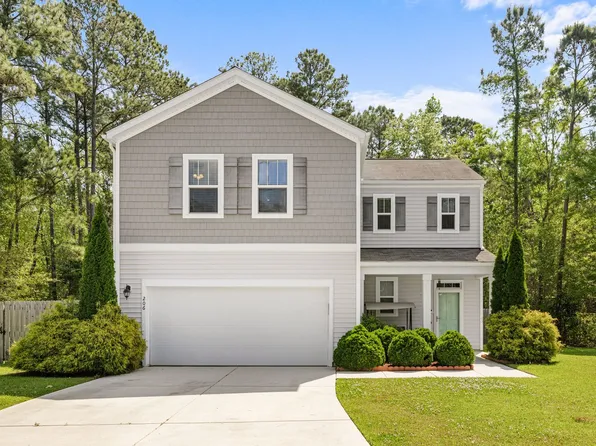 206 J Belton Ct, Sneads Ferry, NC 28460