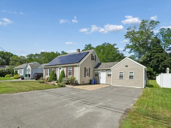 55 Vernon St, Bridgewater, MA 02324