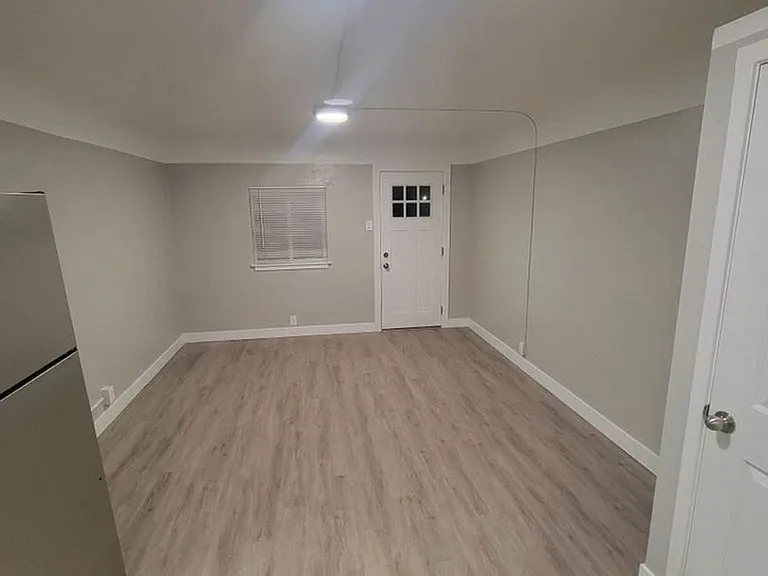 Garden City Flats — Photo 14