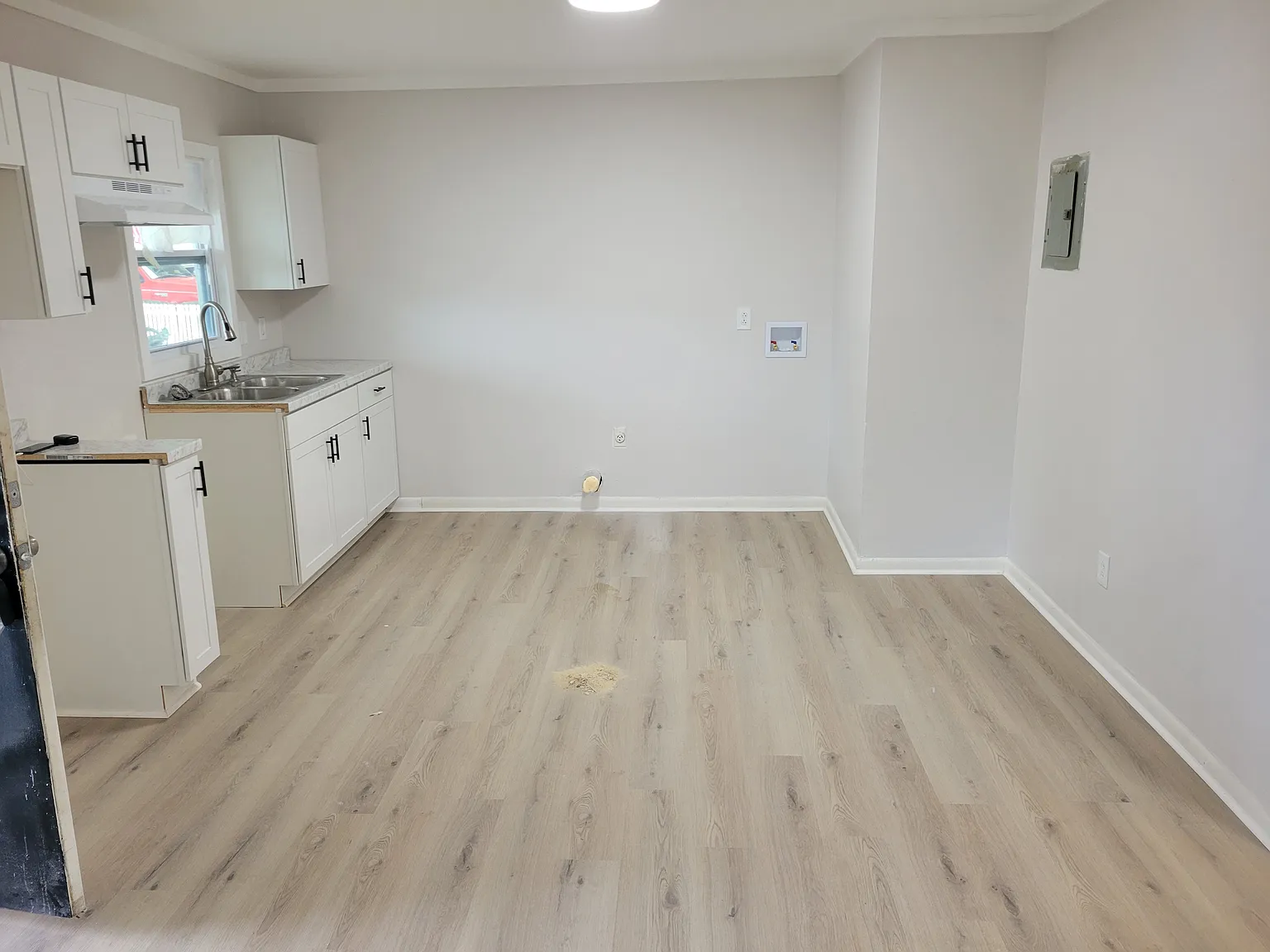 2 bed, 650 sqft, $1,140 — Photo 2