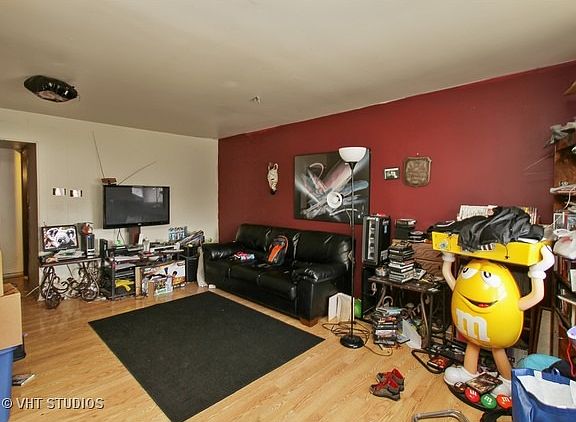 4th image of 7191 Astor Ave