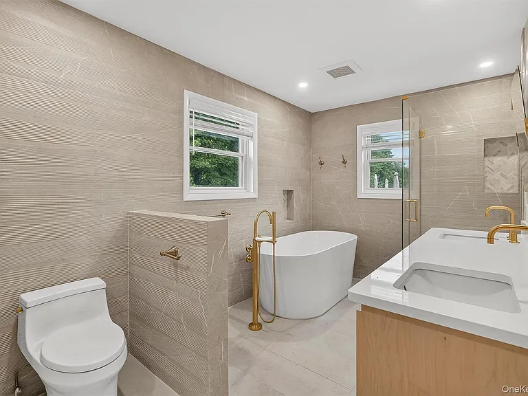 234 Betsy Ross Dr — Photo 32