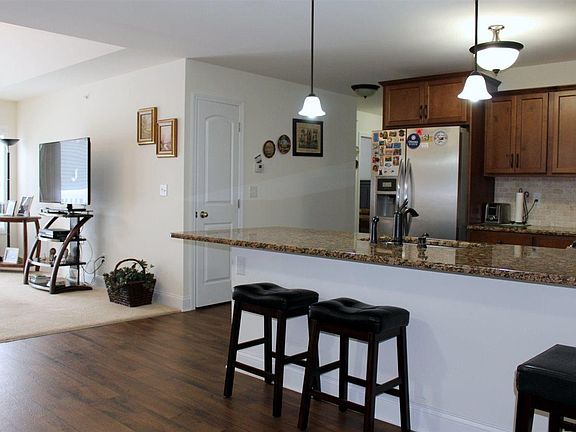 3rd image of 403 Brunswick Meadow Way