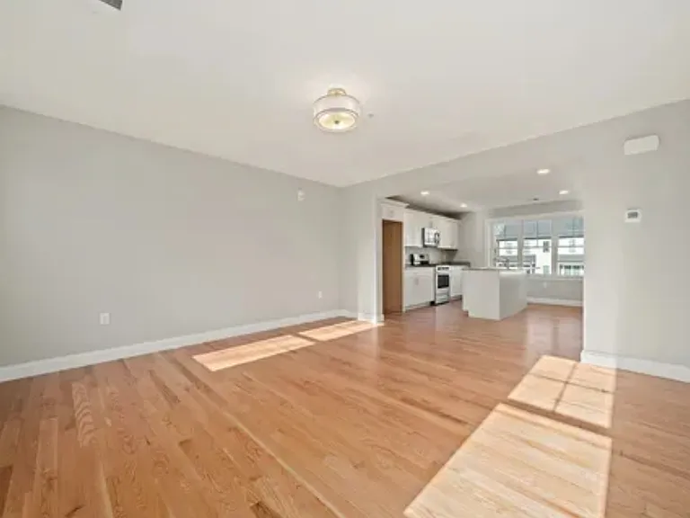 55 Plymouth St #J35 — Photo 14