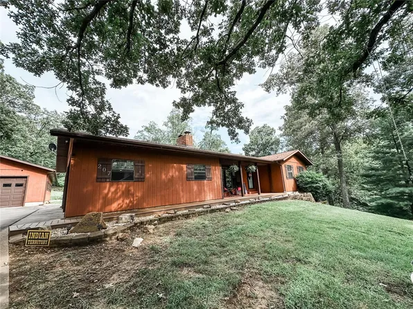 207 Old Pine Dr, Perryville, MO 63775