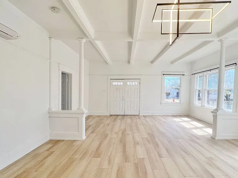 1101 Wheeler Ave — Photo 2