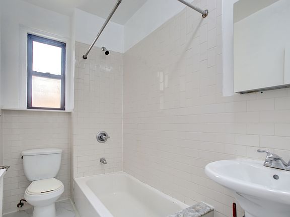 5th image of 315 W 102nd St APT 4D
