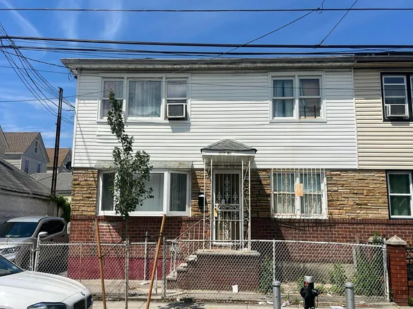 10764 124th St, South Richmond Hill, NY 11419