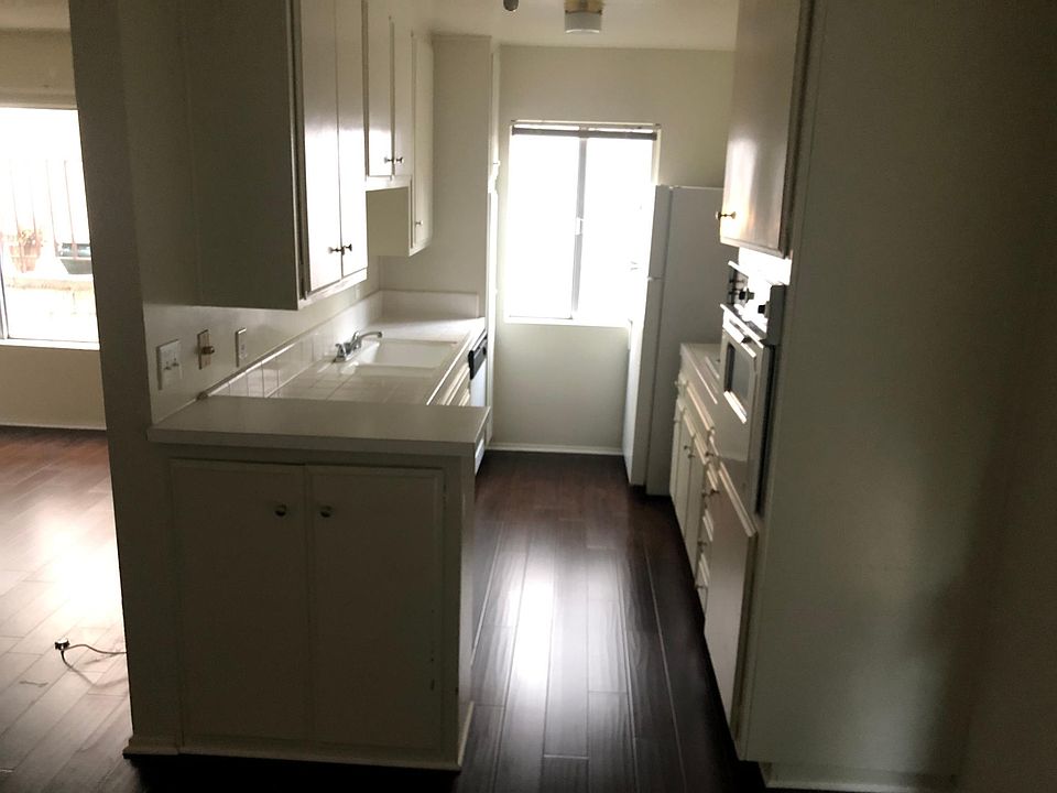 1st image of 11930 Dorothy St APT 4
