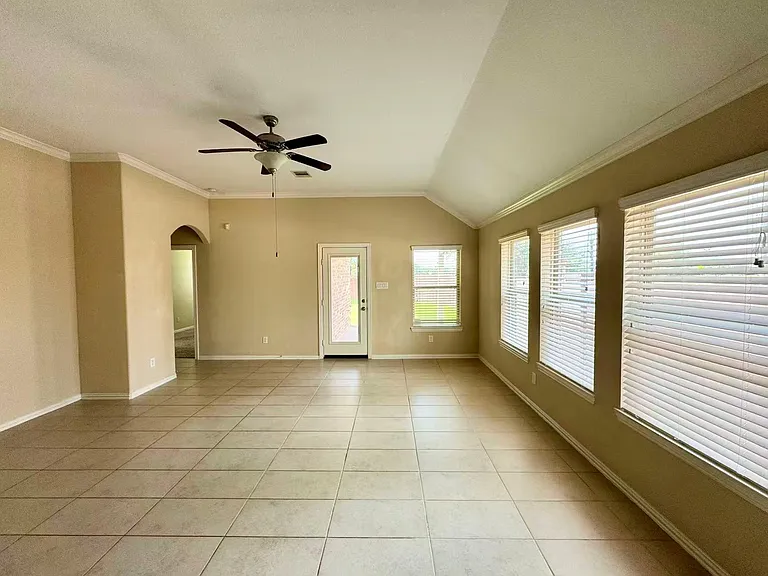 11015 Walts Run Ln — Photo 11