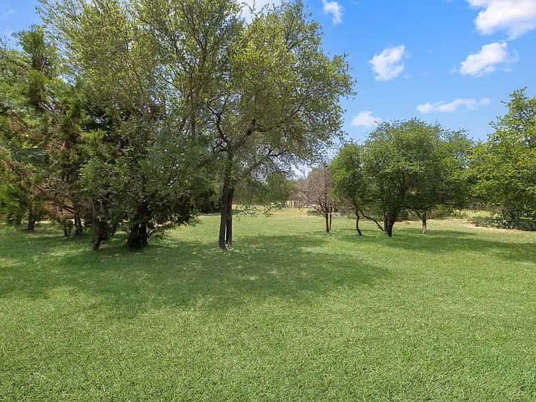 105 Jordan Dr — Photo 27