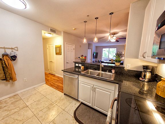 4th image of 1601 India St Unit 215