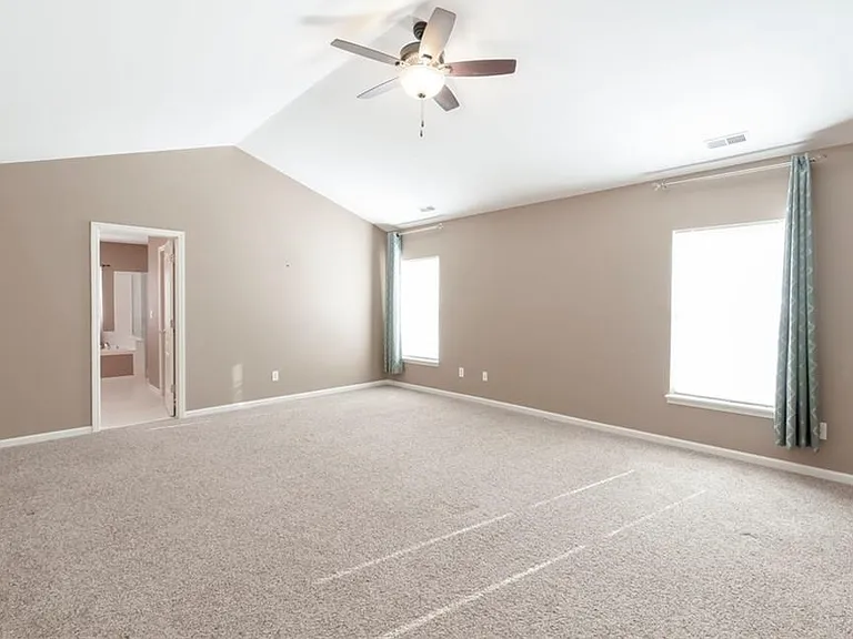 9972 Parkshore Dr — Photo 32