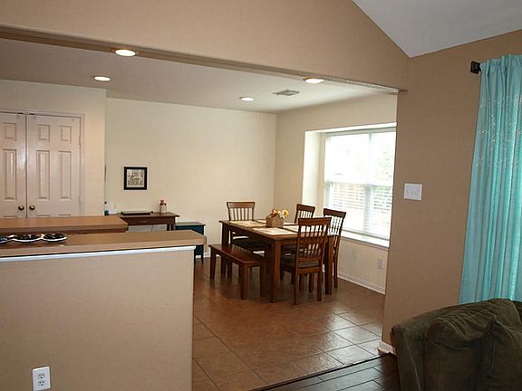 4th image of 2966 Winter Berry Ct