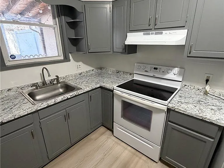 236 N Front St — Photo 12