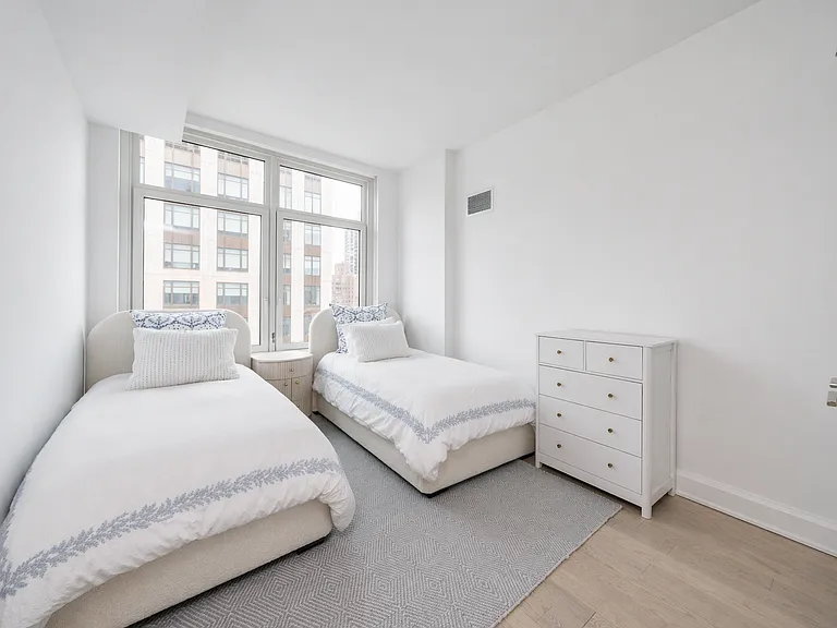 300 E 83rd St #12B — Photo 8