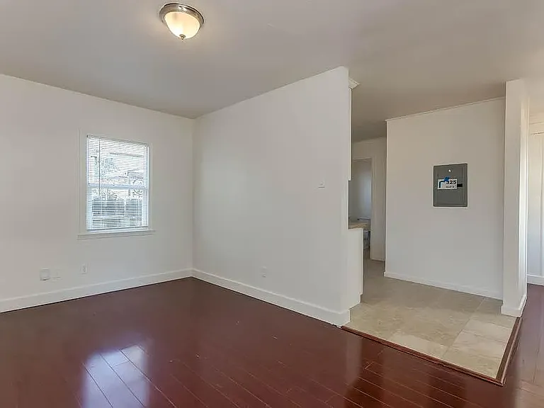325 N 18th St — Photo 12