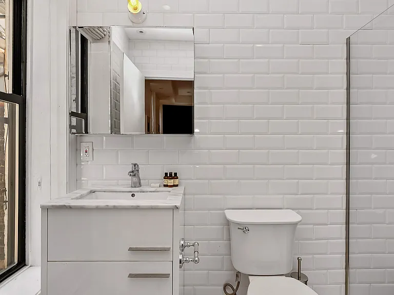 146 Reade St #3 — Photo 36