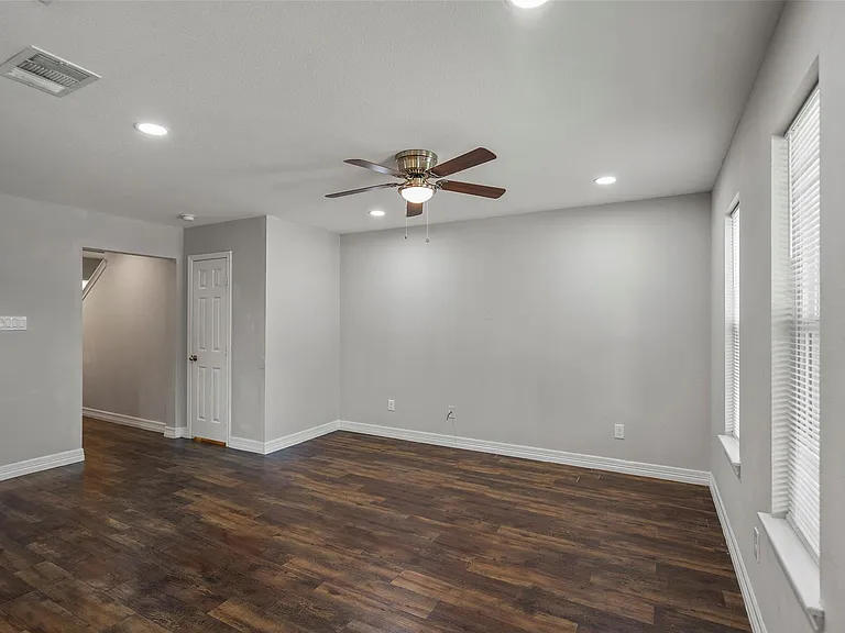 1123 Runneburg Rd — Photo 17
