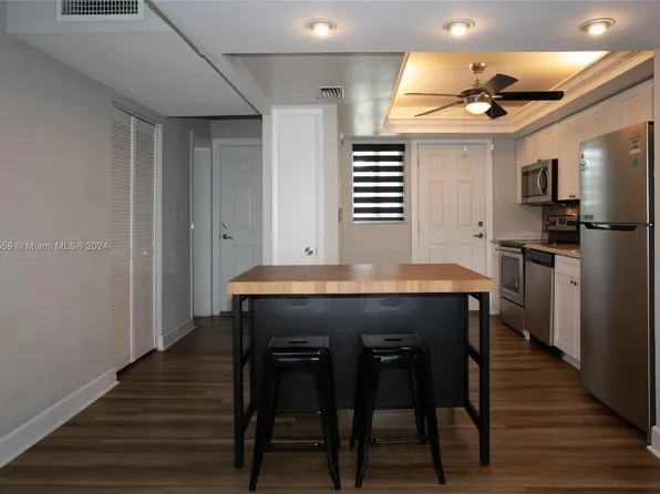 1150 NE 191st St APT C32, Miami, FL 33179