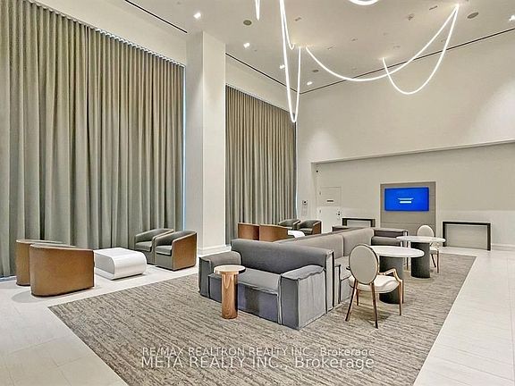 5th image of 39 Roehampton Ave #4301