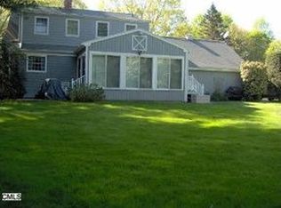 535 Stonehouse Rd, Trumbull, CT 06611