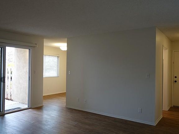 3rd image of 1912 Elise Way APT B