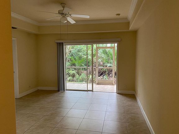 5th image of 327 SE 23rd Ave #5