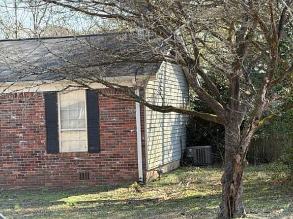 2nd image of 509 Canterbury Rd